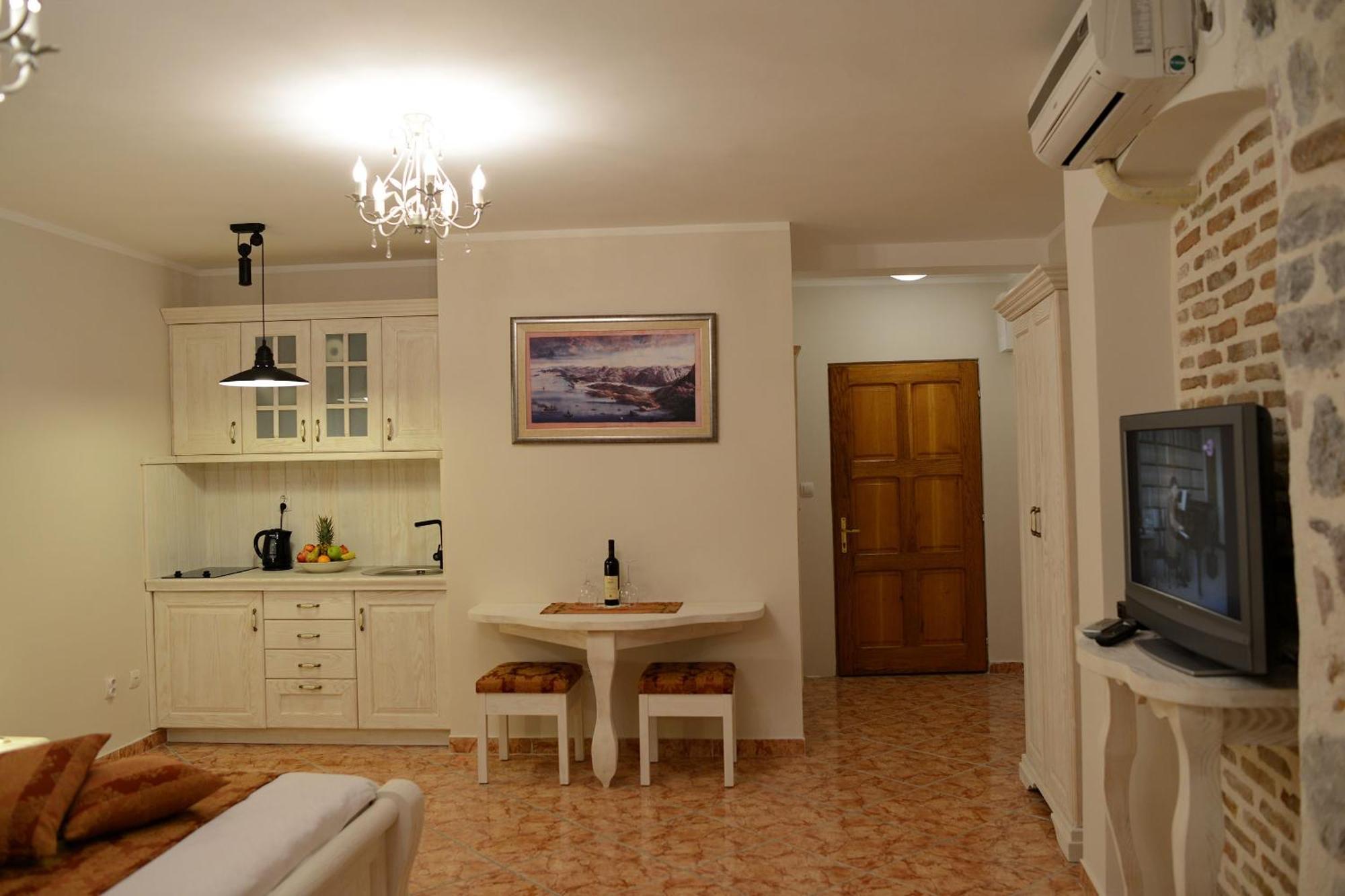 Apartments Kotor Old Town ภายนอก รูปภาพ