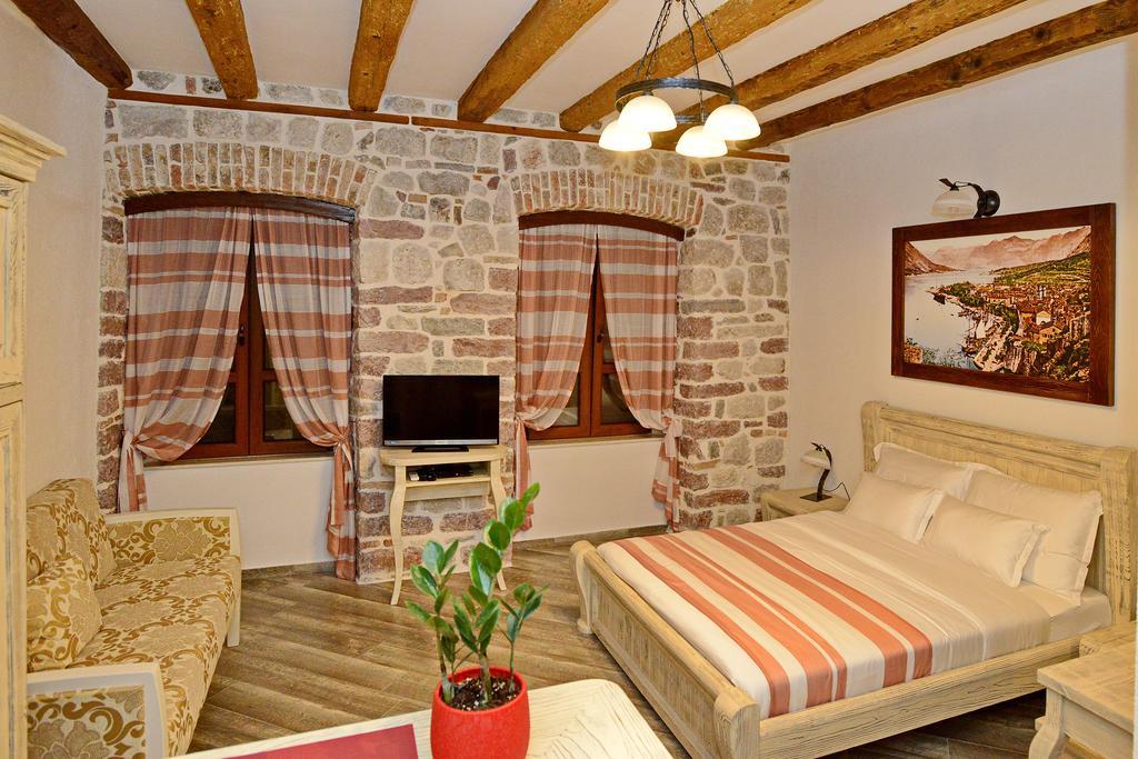 Apartments Kotor Old Town ภายนอก รูปภาพ
